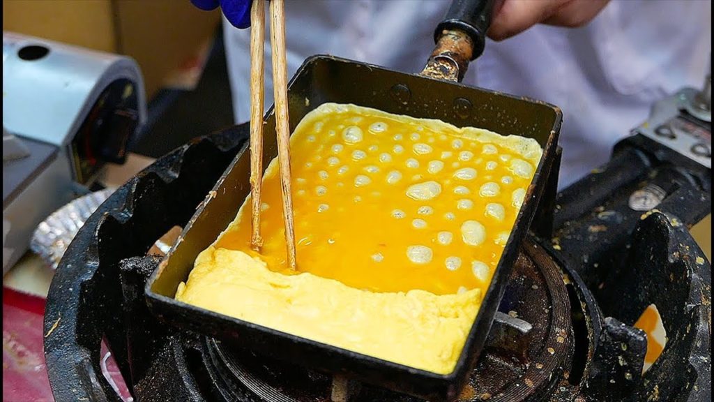 Japanese vs Taiwanese Street Food - FRIED EGG OMELETTE Japan Taiwan