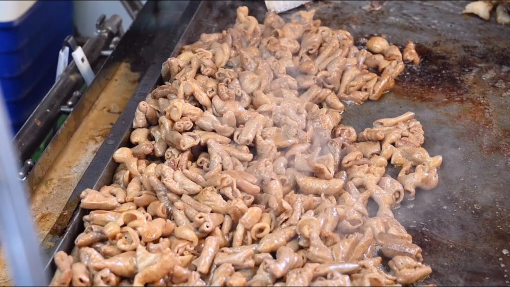 【大阪】【西成】「ホルモン マルフク」ホルモン、豚足煮込み、チャンジャ Japanese Street Food Grilled Horumon Osaka