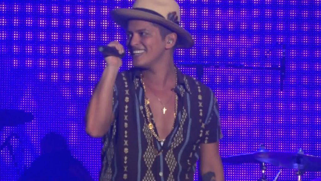 Bruno Mars - Moonshine Jungle Japan Tour 2014 -  Just The Way You Are