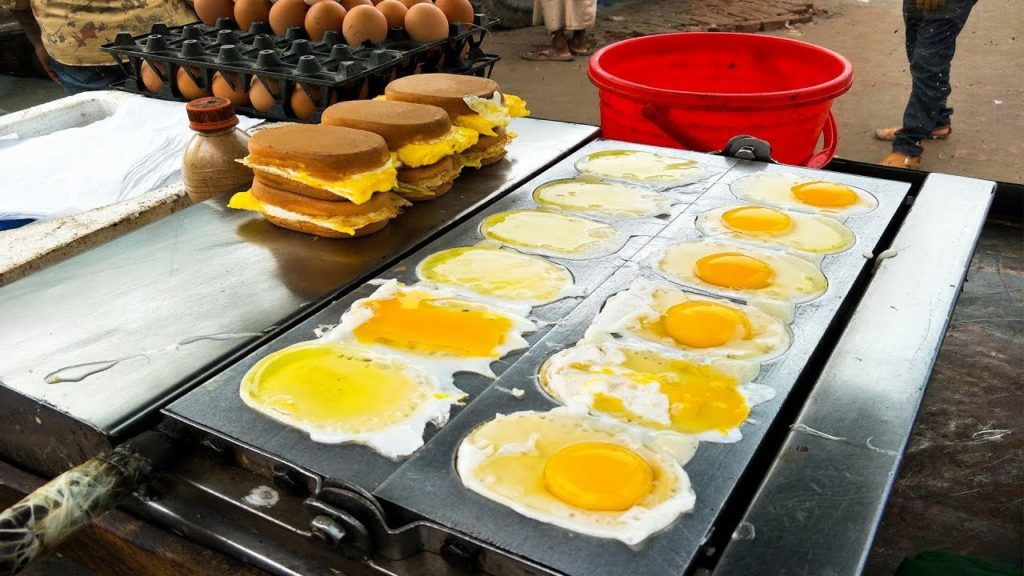 Bangladesi Testy Street Food "Dim Cake"(ডিম কেক) | Healty street Food In Dhaka EGG Cake | TEST me BD