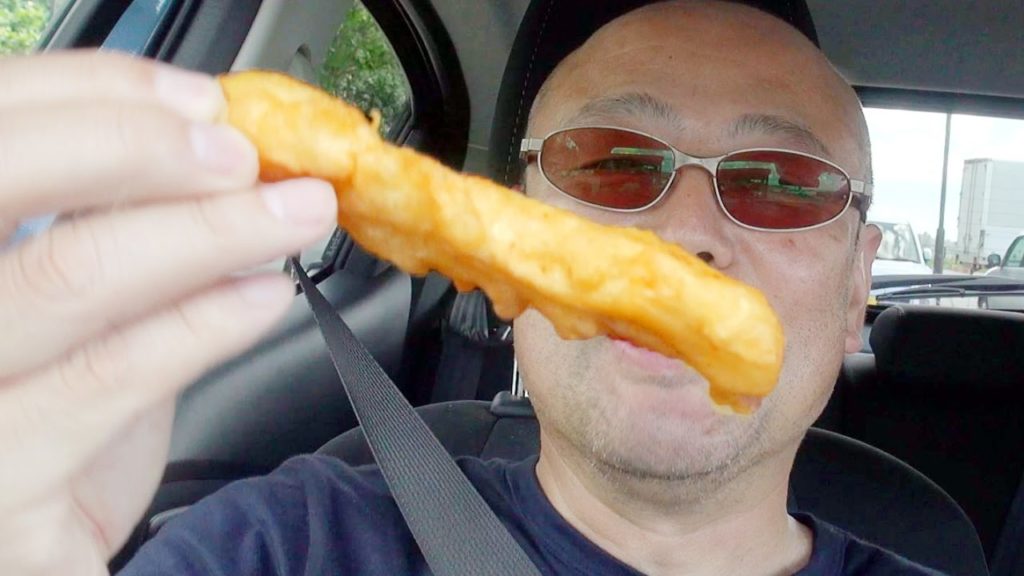 Snack in the car to return to Naha 那覇へ戻る車内でイカと亀のおやつ:Gourmet Report グルメレポート Snack in the car to return to Naha 那覇へ戻る車内でイカと亀のおやつ:Gourmet Report グルメレポート