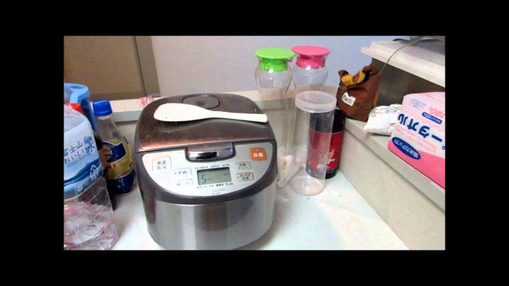 Japanese College Dormitory Tour