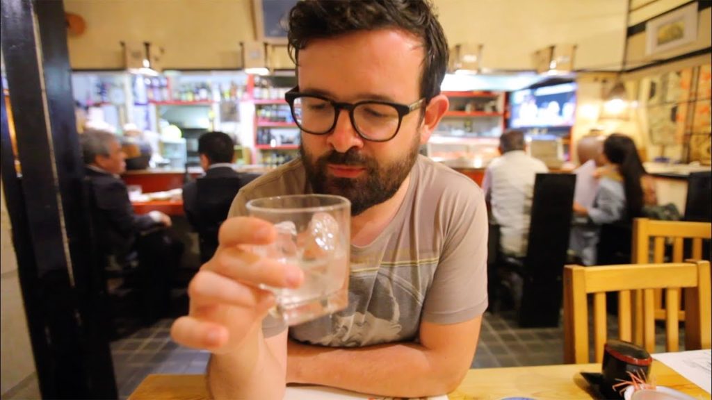 NOTRE PREMIER SAKÉ AVEC DES JAPONAIS (Okinawa - Japon)