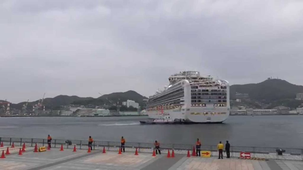 10speed Sapphire・Princess Departure at Nagasaki port Japan 7th April 2015