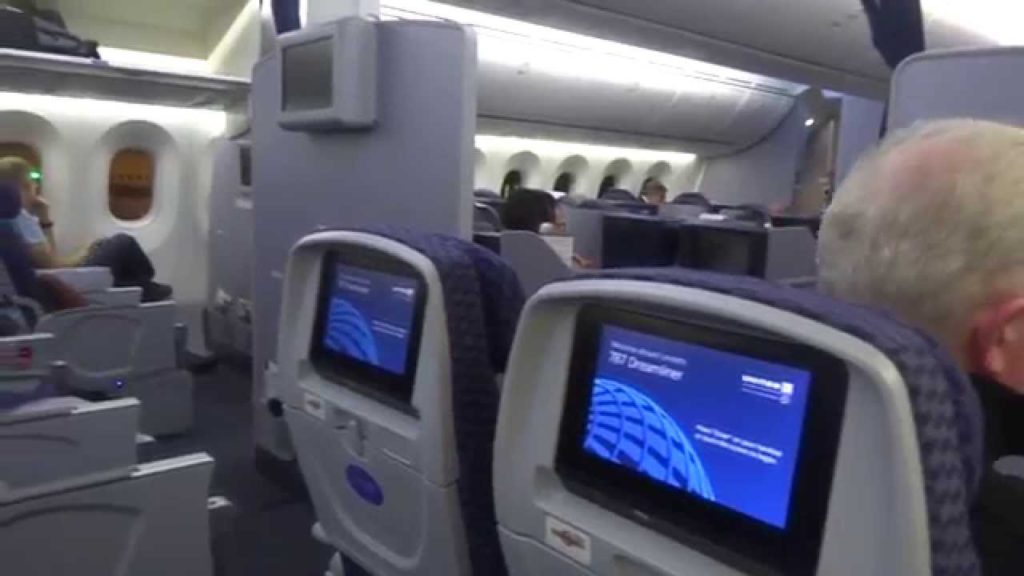 Inside United Airlines Boeing 787-8 Dreamliner