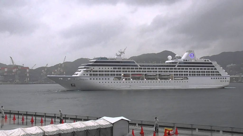 Insignia departure from a port of Nagasaki in Japan 19th April 2015 18：00