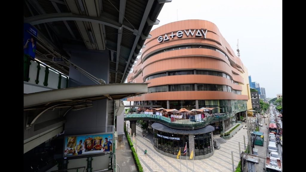[4K] 2019 Walking from BTS station to Gateway Ekamai shopping mall, Bangkok