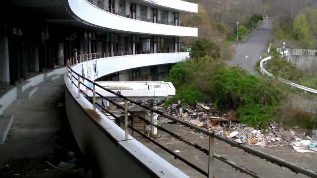 Abandoned La Rainbow Hotel & Tower, 2F