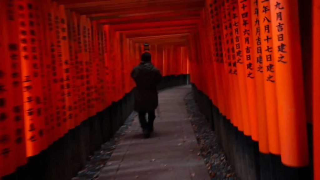 Walking the Spectacular Senbon Torri Gates of Fushimi Inari Shrine, Kyoto