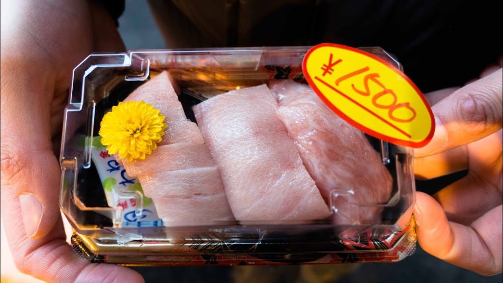 Food Quest: Tsukiji Fish Market