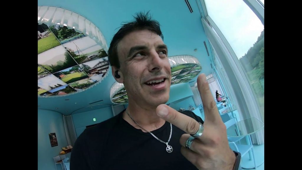 Nigata trip – Tunnel of light 清津峡渓谷トンネル Beauty Forest 美人林 Echigo-Tsumari Art Field 大地の芸術祭の里 Nigata trip - Tunnel of light 清津峡渓谷トンネル Beauty Forest 美人林 Echigo-Tsumari Art Field 大地の芸術祭の里