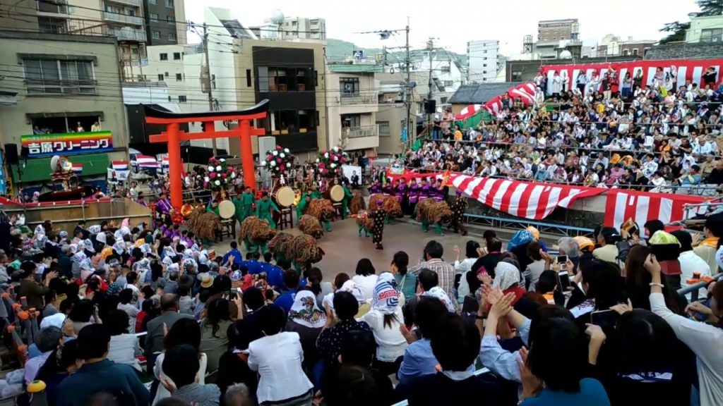 令和元年長崎くんち　玉園町・獅子踊　中日・八坂神社奉納よりスマホにて生中継　2019.10.8