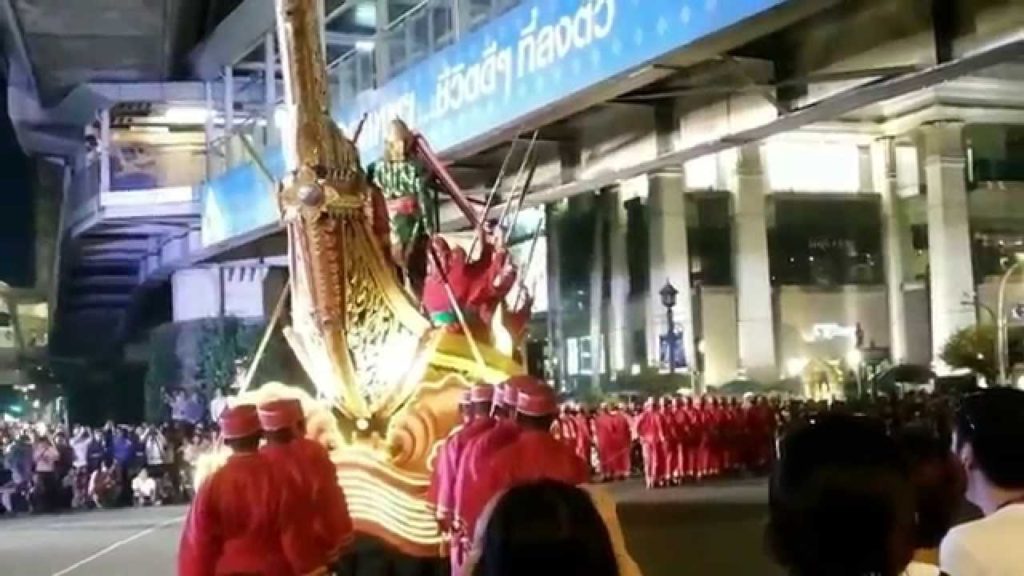 Thailand Tourism Festival 2015 Parade - Discover Thainess