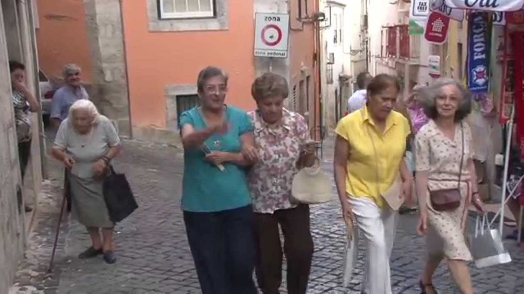 Alfama walking tour in Lisbon