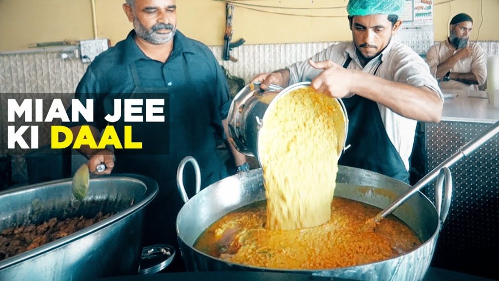 Gujrat | Mian ji ki Dal | Desi Ghee ke Khanay | Lala Musa Street Food | Pakistan