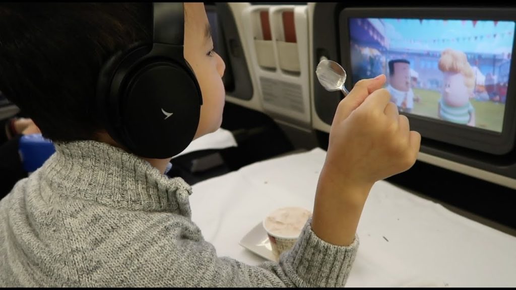 Flying from Osaka to Hong Kong. Cathay Pacific Business Class & Luxury Hotel Suite Tour [Vlog 86]