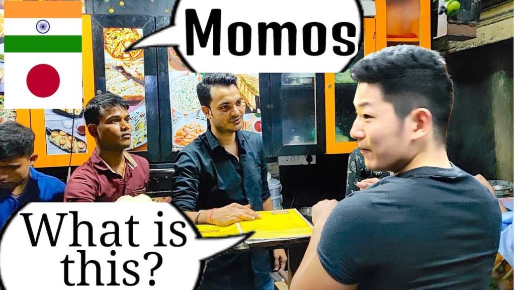 Japanese Eating Momos in Mumbai !! - Indian Street Food - मैंने मोमो खाया !!