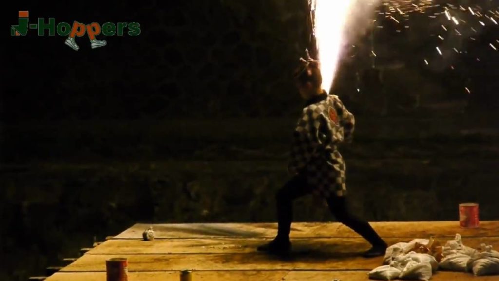 Hida Takayama Hand-holding Fireworks 飛騨高山手筒花火 (J-Hoppers Video Tour)