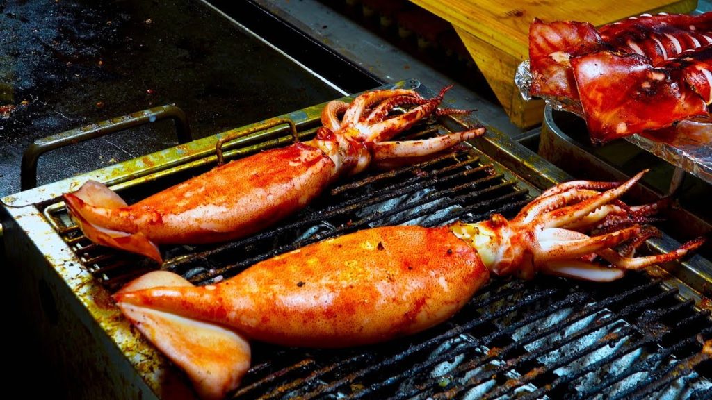 Burning Hot Squid in Myeongdong / Korean street food / 불타는 통오징어구이