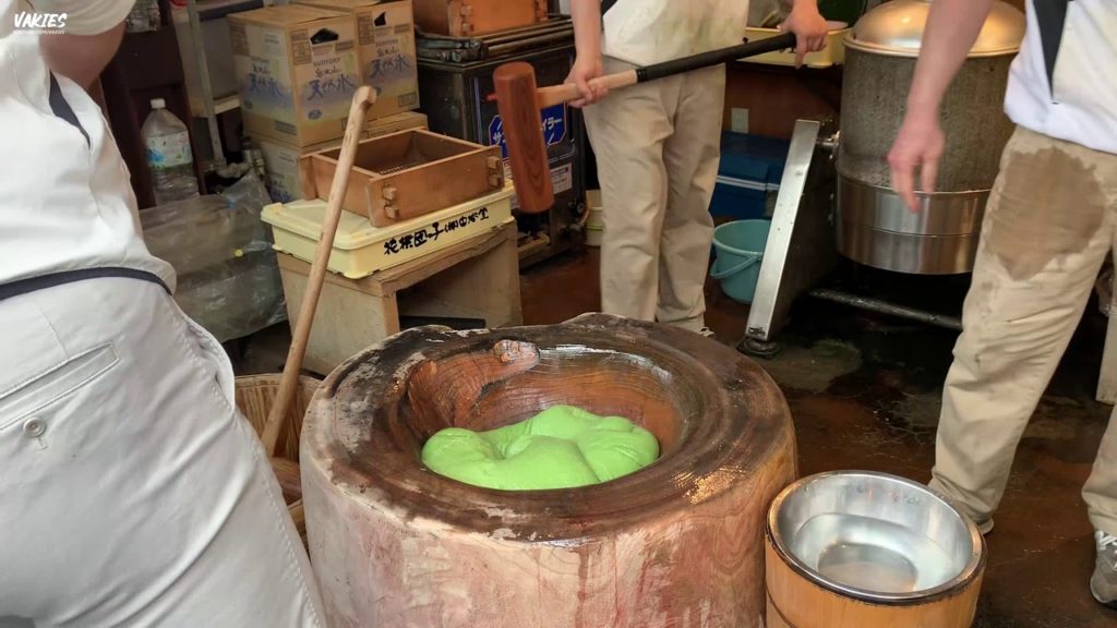Japanese Street Food • FAST MOCHI POUNDING • Handmade Mochi at Nana Japan