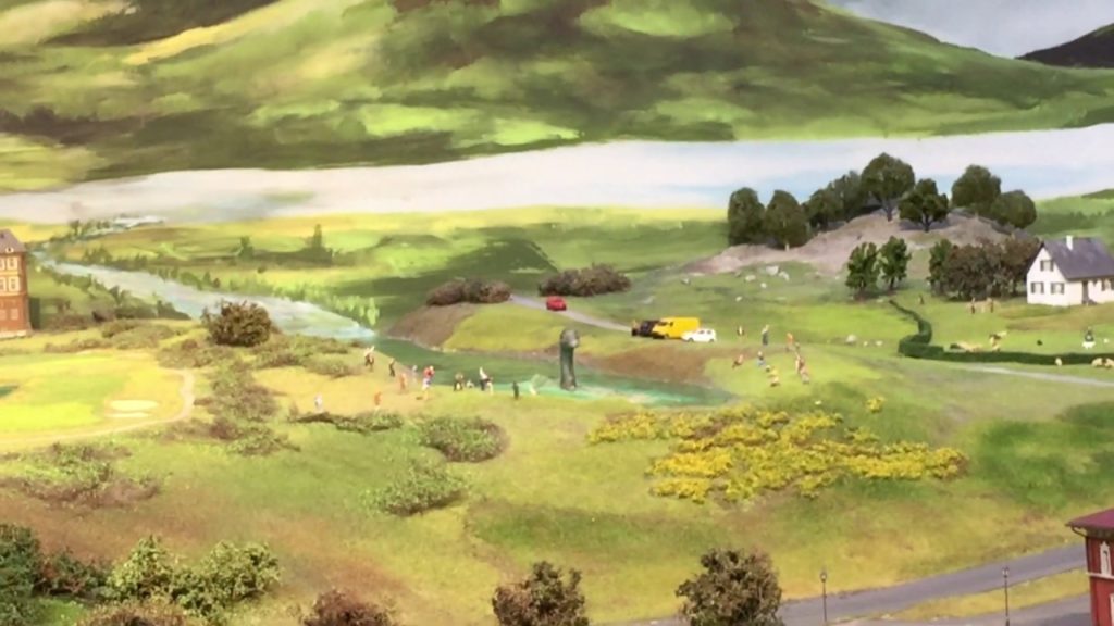 Gulliver's Gate - A Glimpse of Loch Ness & Italy