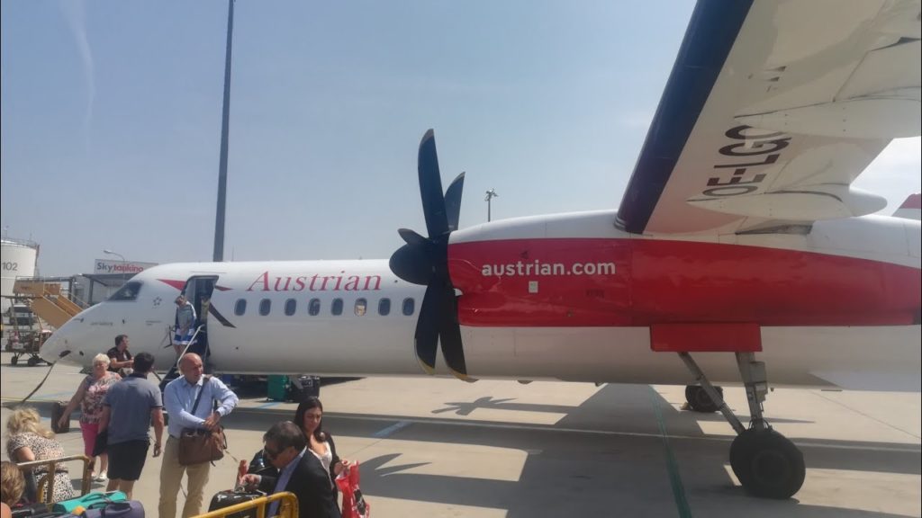 TRIP REPORT | Austrian Bombardier Dash-8 Q400 | Warsaw WAW - Vienna VIE | Economy Class