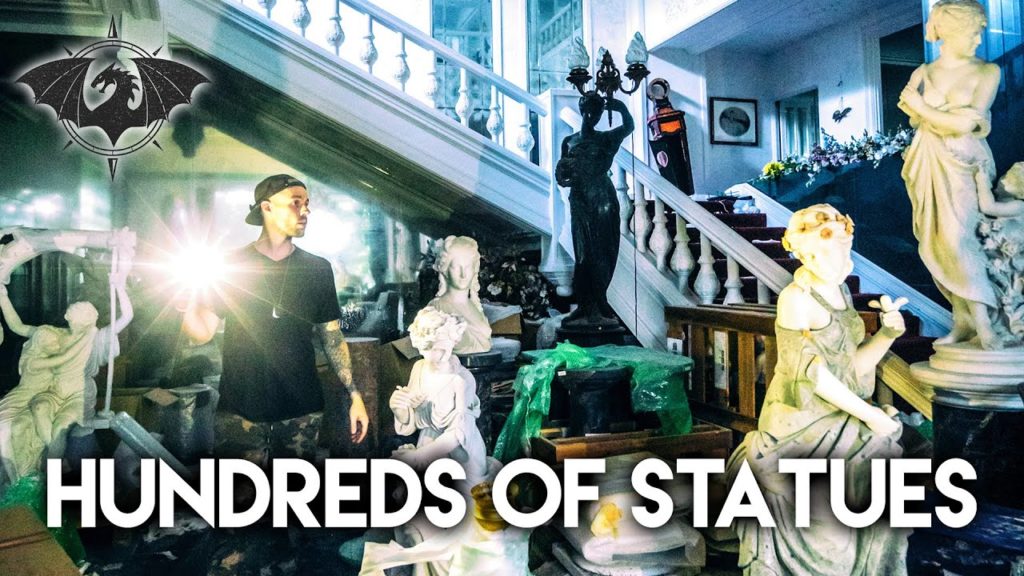 Billionaires HIDDEN treasure in an Abandoned Mansion in Japan