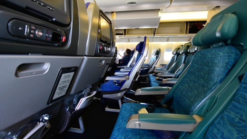 Economy Class | Cathay Pacific CX511 Fukuoka - Taipei - Hong Kong Boeing 777-300