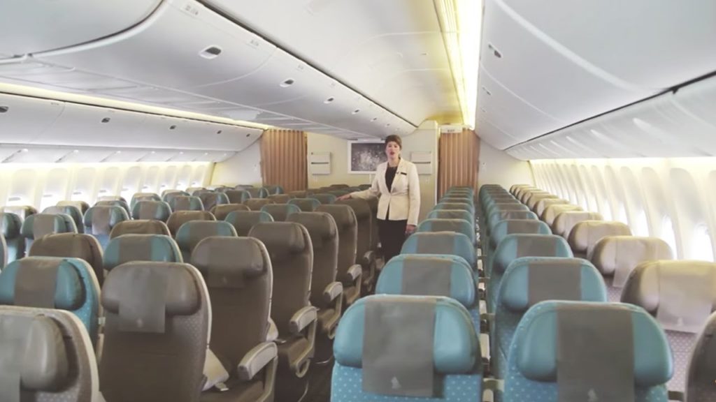 Experience Economy Class on the Boeing 777-300ER | Singapore Airlines
