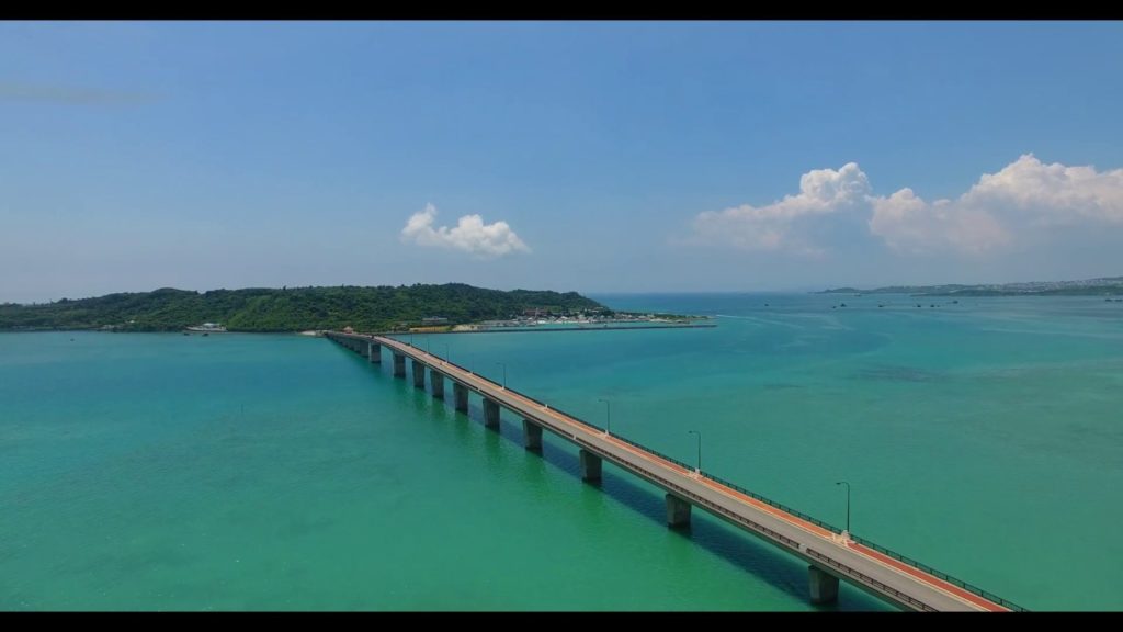 [4Ｋ]　浜比嘉大橋　  Drone Footage   okinawa islands Japan沖縄　　 動画　素材　観光