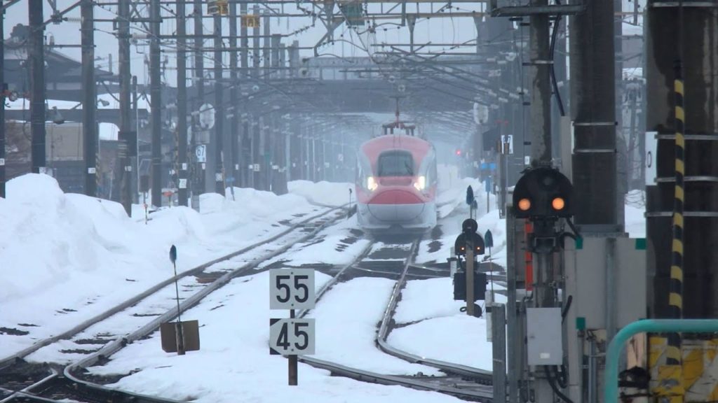 秋田新幹線E6系こまち 大曲駅到着 Akita Shinkansen "KOMACHI"