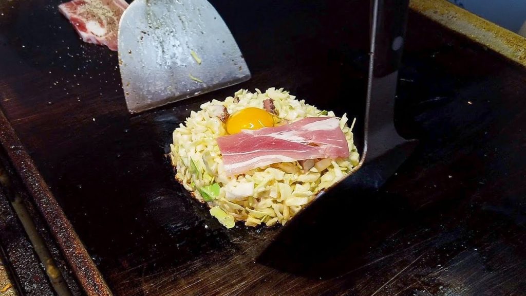 Japanese Street Food, Okonomiyaki in Seoul