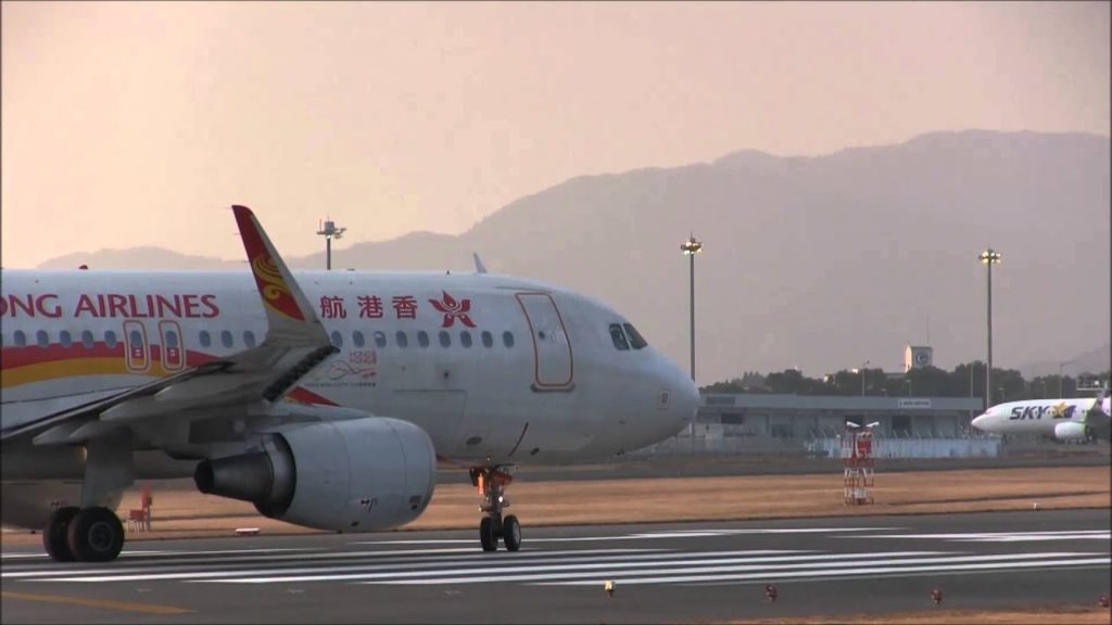 HONGKONG AIRLINES HX671 take off KAGOSHIMA AIRPORT [2015.01.04]
