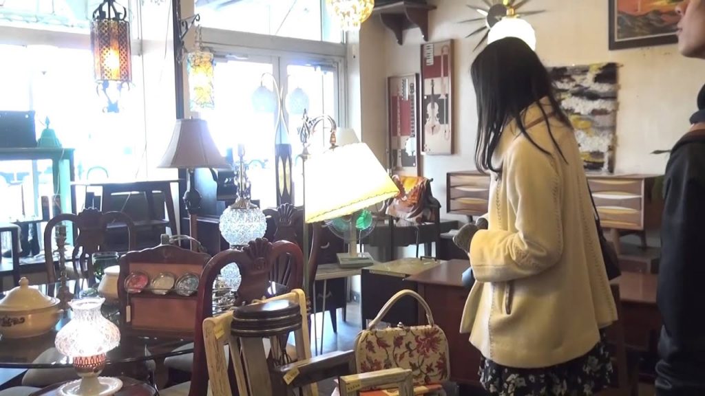 【おしゃれなお店を巡る！　宜野湾58号線ファニチャーストリート編】沖縄の旅/おまめサンシロー・関口愛美・スカキャンが行く！/HIS国内旅行チャンネル　沖縄、宜野湾、アンティーク、雑貨、フィギュア