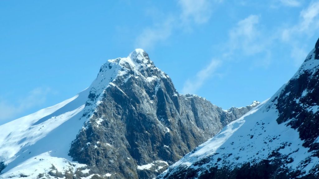 Flying through Middle Earth in New Zealand -  Milford Sound (MFN)  to Queenstown (ZQN). [4K 60FPS]