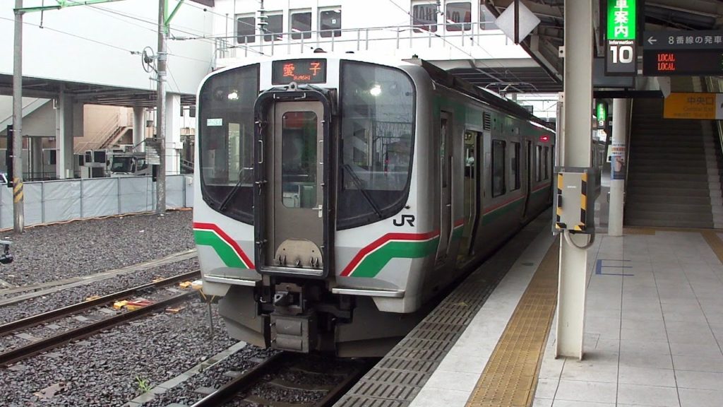 JR仙山線 仙台駅にて(At Sendai Station on the JR Senzan Line)