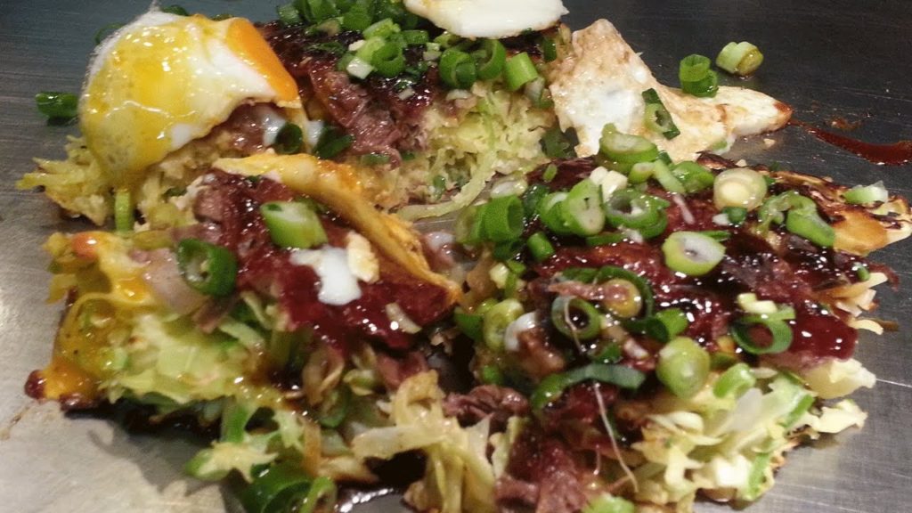 One Japan #89 Okonomiyaki in Osaka 日本全国電車で！大阪のお好み焼き
