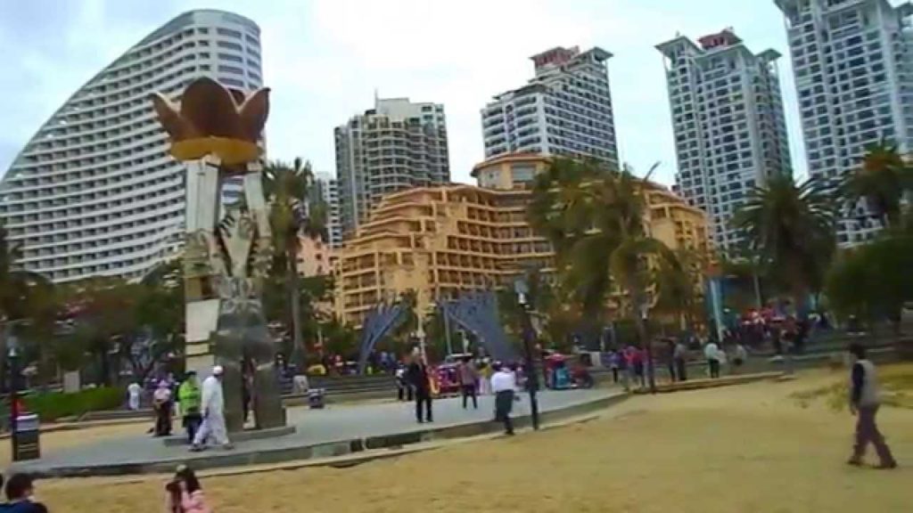 Everyone Loves the Water - Sanya (China)