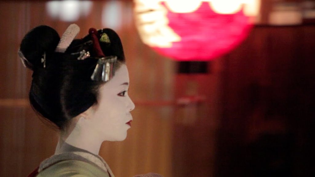 Japan: A Journey Between Tradition And Modernity