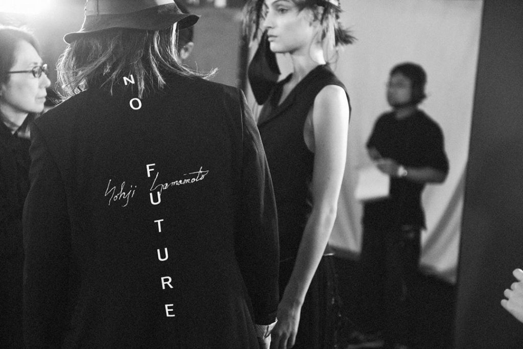 Yohji Yamamoto SS20 collection.
Photo by @elise_toide 
#YohjiYamamoto #SS20 #PFW...