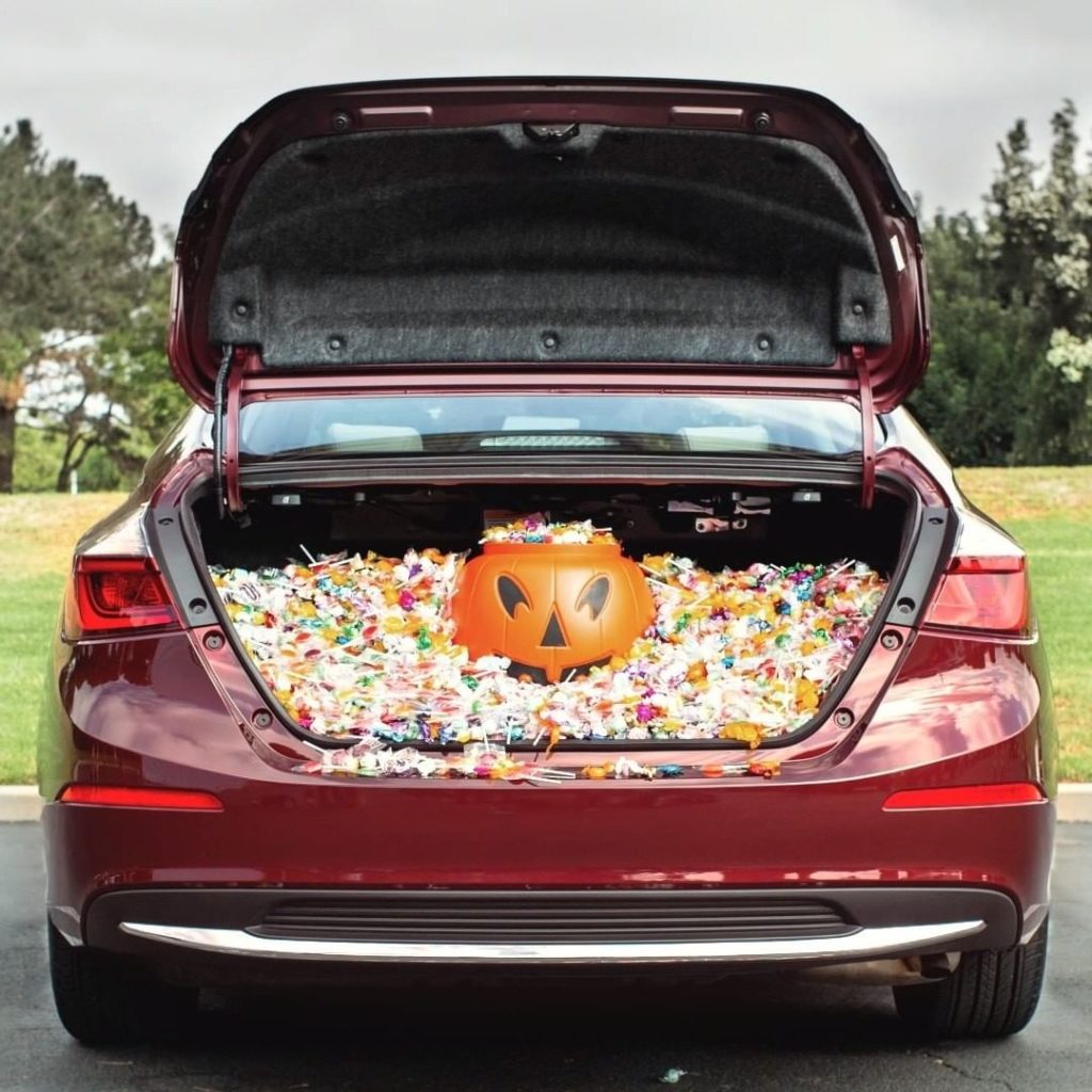 We put the trunk space of the #HondaInsight to the test by seeing just how much ...