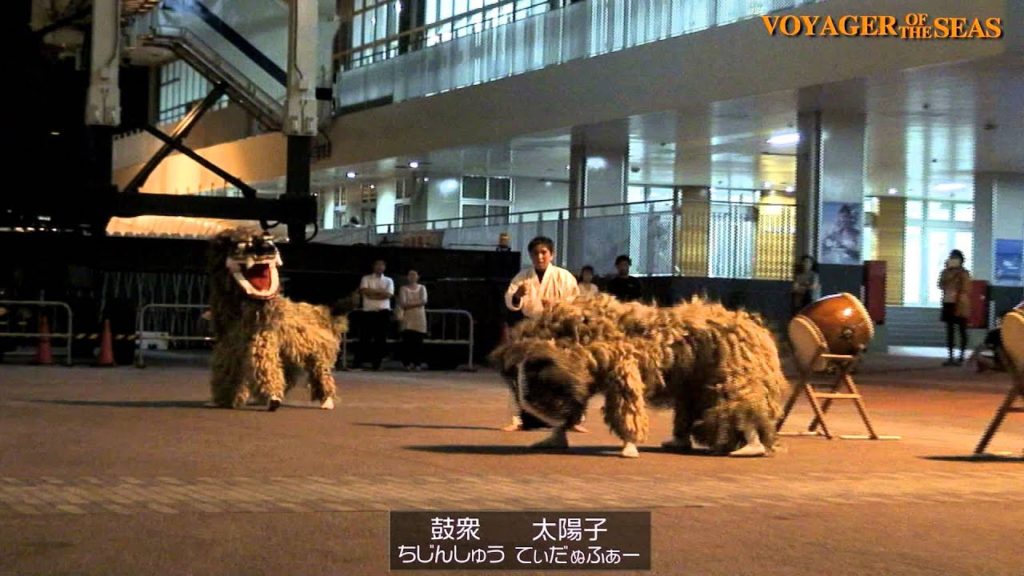 Departure VOYAGER OF THE SEAS 2015  豪華客船 ボイジャー・オブ・ザ・シーズ 出港風景（Naha Cruise Tarminal 那覇クルーズターミナル）