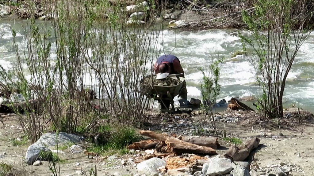 Río y Cañón San Gabriel en ciudad Azusa, California.