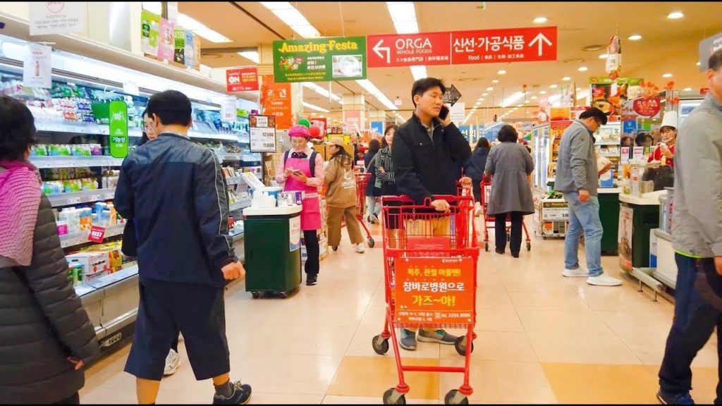 [4K] Walking around a normal mart inside view│Seoul, Korea