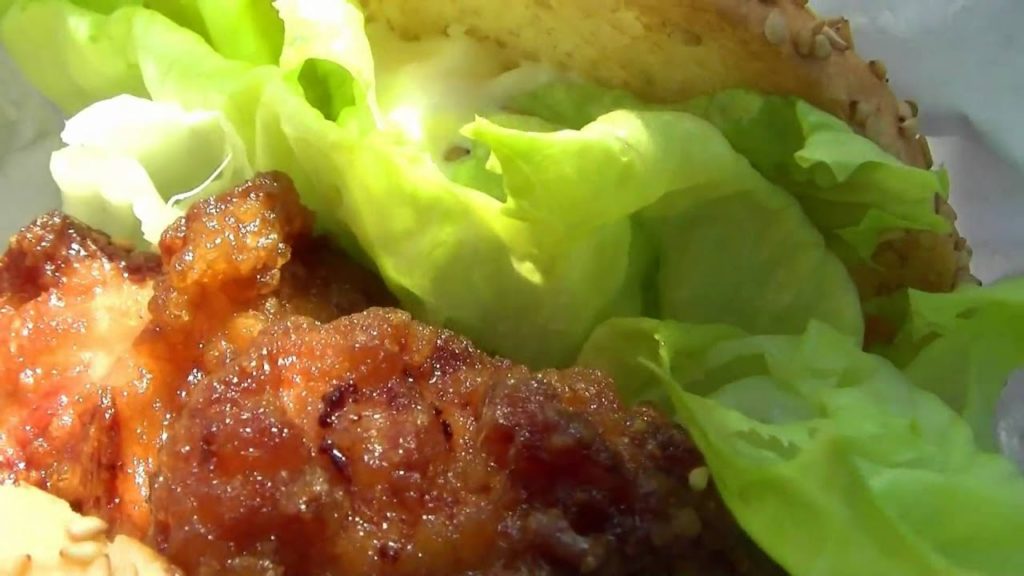 ラッキーピエロのチャイニーズチキンバーガー @北海道函館市 "Luckypierrot" Hamburger in Hakodate Hokkaido