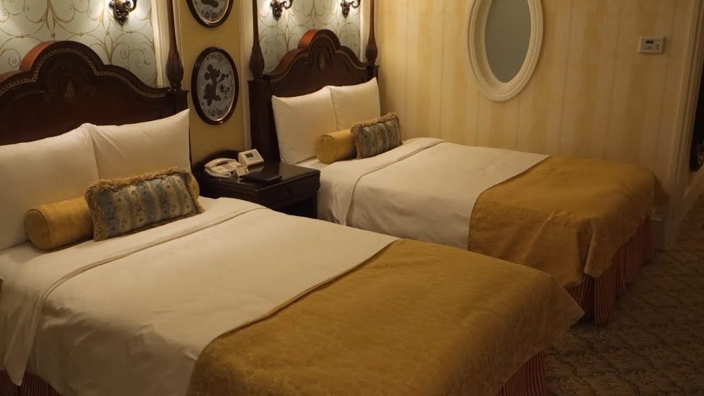 Tokyo Disneyland Hotel Room Tour - Standard Superior Room Park View