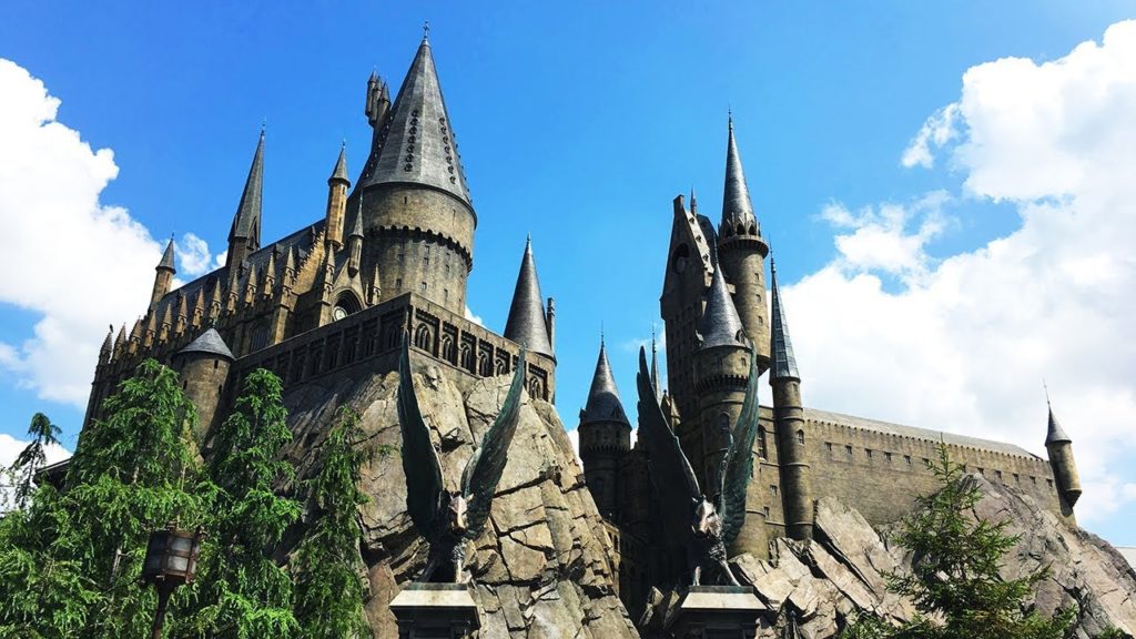 Harry Potter in Universal Studios Japan．Tour + Castle show + Parade． Travel Vlog 6
