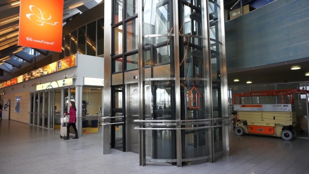 Amazing 1999 KONE M-series roped hydraulic elevator @ Tallinn Airport (TLL), Estonia Amazing 1999 KONE M-series roped hydraulic elevator @ Tallinn Airport (TLL), Estonia