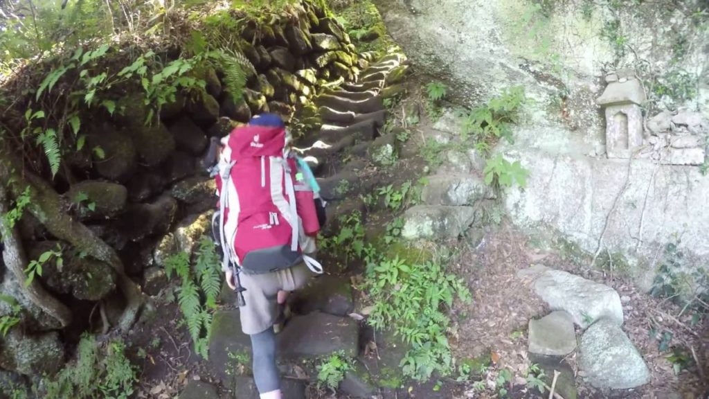 地獄のぞき、ラピュタの壁に日本一の大仏！千葉・鋸山で驚愕の未体験三昧│ トラベルjp＜たびねす＞