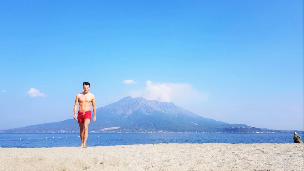Vlog Japon: KAGOSHIMA - PLAGE, VOLCAN EN ÉRUPTION ET VISITE DE LA VLLE
